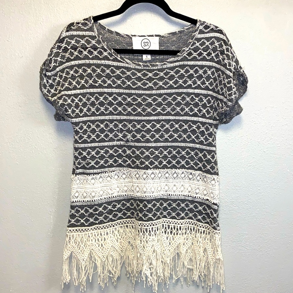 Sloane Rouge Gray White Textured Embroidered Lightweight Boho Sweater 3279